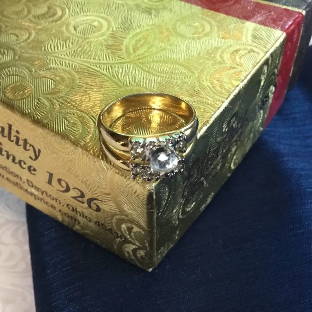 N/A goldtone rings